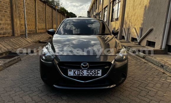 Oofamaa Mazda Demio Green Makiinaa iti Nairobi keessatti Nairobi keessatti