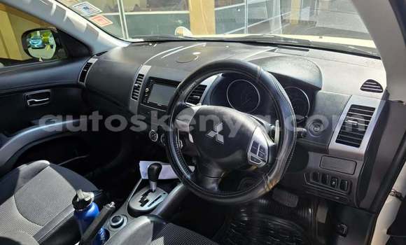 Buy Used Mitsubishi Outlander White Car in Nairobi in Nairobi Buy Used Mitsubishi Outlander White Car in Nairobi in Nairobi