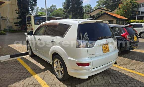 Buy Used Mitsubishi Outlander White Car in Nairobi in Nairobi Buy Used Mitsubishi Outlander White Car in Nairobi in Nairobi
