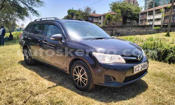 Oofamaa Toyota Fielder Black Makiinaa iti Nairobi keessatti Nairobi keessatti