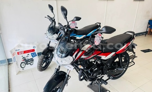 Haaraa Bajaj DISCOVER Red Doqdoqqee iti Nairobi keessatti Nairobi keessatti