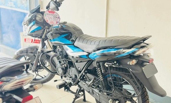Buy New Bajaj DISCOVER Red Bike in Nairobi in Nairobi Buy New Bajaj DISCOVER Red Bike in Nairobi in Nairobi