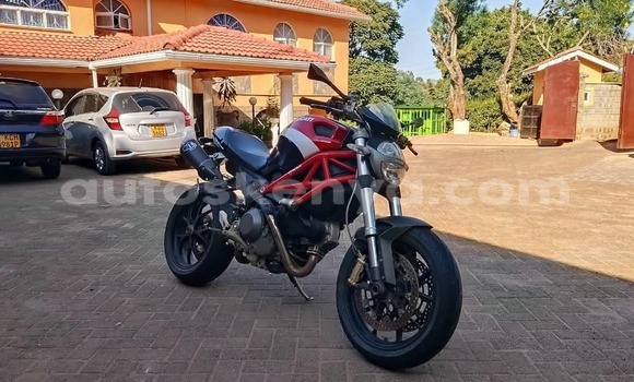 Oofamaa Ducati Monster Red Doqdoqqee iti Nairobi keessatti Nairobi keessatti Oofamaa Ducati Monster Red Doqdoqqee iti Nairobi keessatti Nairobi keessatti