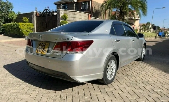 Nunua Ilio tumika Toyota Crown Fedha Gari ndani ya Nairobi nchini Nairobi Nunua Ilio tumika Toyota Crown Fedha Gari ndani ya Nairobi nchini Nairobi
