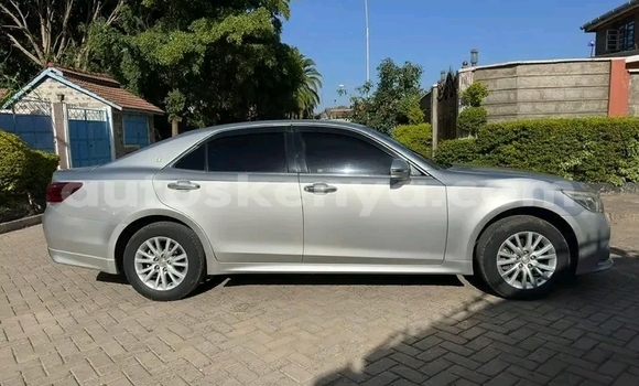 Nunua Ilio tumika Toyota Crown Fedha Gari ndani ya Nairobi nchini Nairobi Nunua Ilio tumika Toyota Crown Fedha Gari ndani ya Nairobi nchini Nairobi