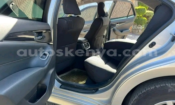 Nunua Ilio tumika Toyota Crown Fedha Gari ndani ya Nairobi nchini Nairobi Nunua Ilio tumika Toyota Crown Fedha Gari ndani ya Nairobi nchini Nairobi