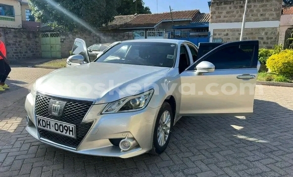 Nunua Ilio tumika Toyota Crown Fedha Gari ndani ya Nairobi nchini Nairobi Nunua Ilio tumika Toyota Crown Fedha Gari ndani ya Nairobi nchini Nairobi