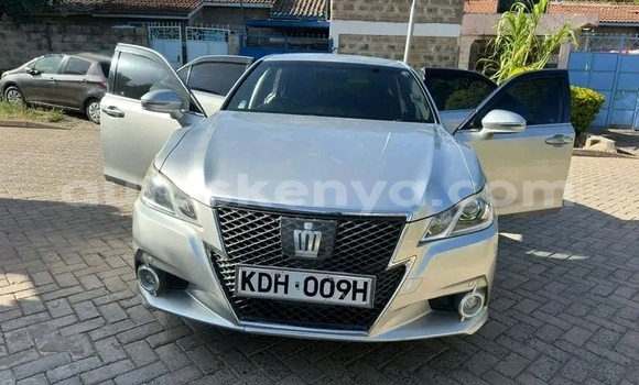 Nunua Ilio tumika Toyota Crown Fedha Gari ndani ya Nairobi nchini Nairobi Nunua Ilio tumika Toyota Crown Fedha Gari ndani ya Nairobi nchini Nairobi