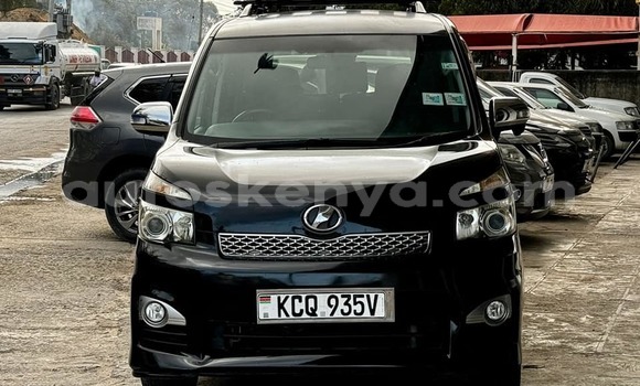 Nunua Ilio tumika Toyota Voxy Nyeusi Gari ndani ya Machakos nchini Nairobi