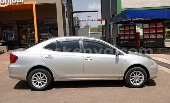Oofamaa Toyota Allion Silver Makiinaa iti Bute keessatti Northeast Kenya keessatti Oofamaa Toyota Allion Silver Makiinaa iti Bute keessatti Northeast Kenya keessatti