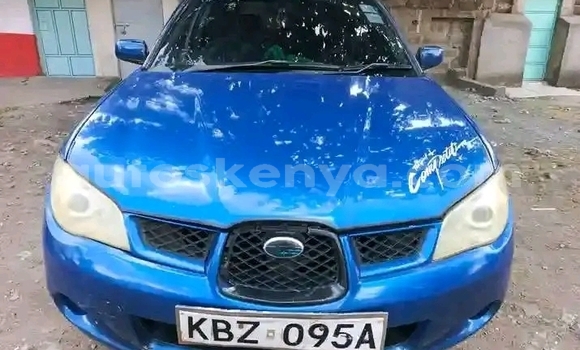 Oofamaa Subaru Impreza Blue Makiinaa iti Bute keessatti Northeast Kenya keessatti Oofamaa Subaru Impreza Blue Makiinaa iti Bute keessatti Northeast Kenya keessatti