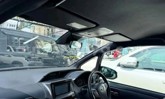 Oofamaa Toyota Noah Black Makiinaa iti Homa Bay keessatti Nyanza keessatti Oofamaa Toyota Noah Black Makiinaa iti Homa Bay keessatti Nyanza keessatti