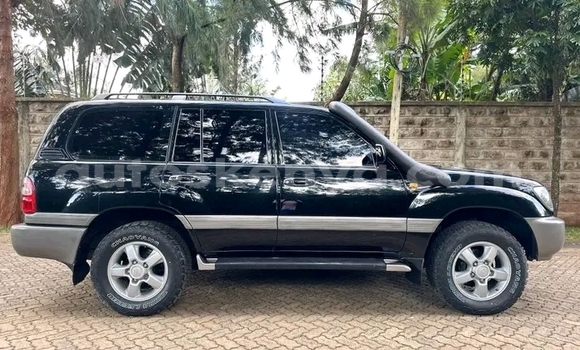 Oofamaa Toyota Land Cruiser Black Makiinaa iti Kajiado keessatti Nairobi keessatti Oofamaa Toyota Land Cruiser Black Makiinaa iti Kajiado keessatti Nairobi keessatti