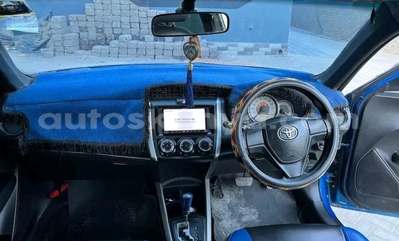 Oofamaa Toyota Fielder Blue Makiinaa iti Changamwe keessatti Coast keessatti Oofamaa Toyota Fielder Blue Makiinaa iti Changamwe keessatti Coast keessatti