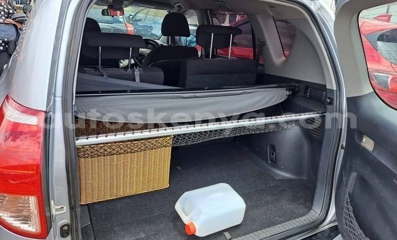 Oofamaa Toyota RAV4 Silver Makiinaa iti Nairobi keessatti Nairobi keessatti Oofamaa Toyota RAV4 Silver Makiinaa iti Nairobi keessatti Nairobi keessatti