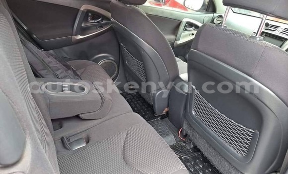 Oofamaa Toyota RAV4 Silver Makiinaa iti Nairobi keessatti Nairobi keessatti Oofamaa Toyota RAV4 Silver Makiinaa iti Nairobi keessatti Nairobi keessatti