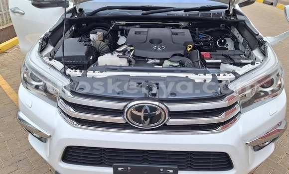 Haaraa Toyota Hillux White Netiree iti Nairobi keessatti Nairobi keessatti Haaraa Toyota Hillux White Netiree iti Nairobi keessatti Nairobi keessatti