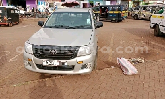 Oofamaa Toyota Hilux Other Makiinaa iti Bute keessatti Northeast Kenya keessatti Oofamaa Toyota Hilux Other Makiinaa iti Bute keessatti Northeast Kenya keessatti