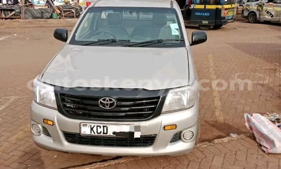 Oofamaa Toyota Hilux Other Makiinaa iti Bute keessatti Northeast Kenya keessatti Oofamaa Toyota Hilux Other Makiinaa iti Bute keessatti Northeast Kenya keessatti
