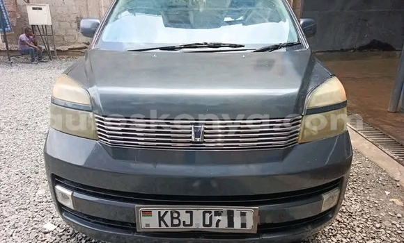 Oofamaa Toyota Voxy Silver Makiinaa iti Changamwe keessatti Coast keessatti Oofamaa Toyota Voxy Silver Makiinaa iti Changamwe keessatti Coast keessatti