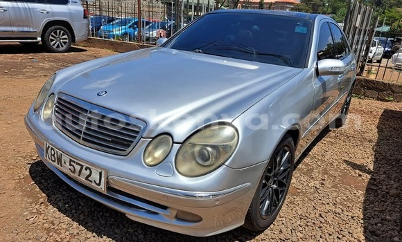 Nunua Ilio tumika Mercedes-Benz E-Classe Fedha Gari ndani ya Nairobi nchini Nairobi Nunua Ilio tumika Mercedes-Benz E-Classe Fedha Gari ndani ya Nairobi nchini Nairobi