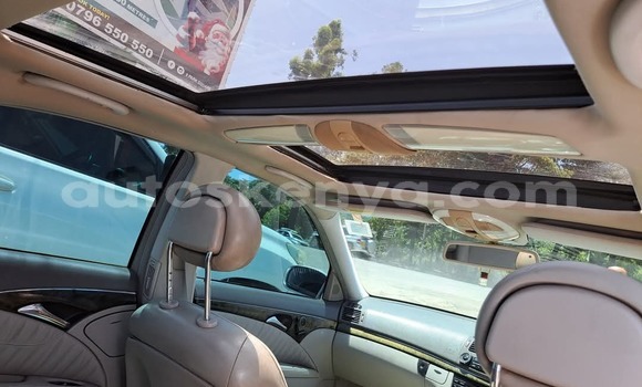 Nunua Ilio tumika Mercedes-Benz E-Classe Fedha Gari ndani ya Nairobi nchini Nairobi Nunua Ilio tumika Mercedes-Benz E-Classe Fedha Gari ndani ya Nairobi nchini Nairobi