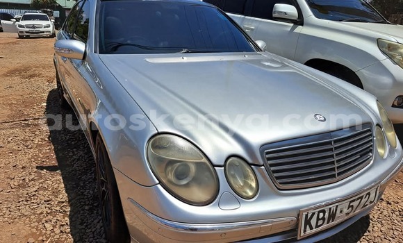 Nunua Ilio tumika Mercedes-Benz E-Classe Fedha Gari ndani ya Nairobi nchini Nairobi Nunua Ilio tumika Mercedes-Benz E-Classe Fedha Gari ndani ya Nairobi nchini Nairobi