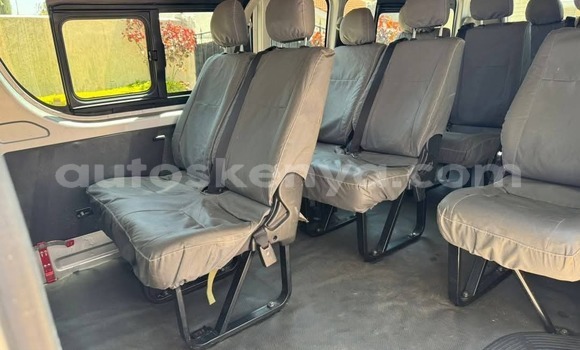 Oofamaa Toyota Grand HiAce Silver Makiinaa iti Nairobi keessatti Nairobi keessatti Oofamaa Toyota Grand HiAce Silver Makiinaa iti Nairobi keessatti Nairobi keessatti