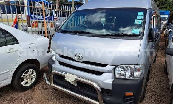 Oofamaa Toyota Grand HiAce Silver Makiinaa iti Nairobi keessatti Nairobi keessatti Oofamaa Toyota Grand HiAce Silver Makiinaa iti Nairobi keessatti Nairobi keessatti