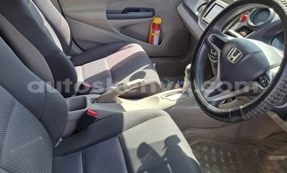 Nunua Ilio tumika Honda Insight Fedha Gari ndani ya Nairobi nchini Nairobi Nunua Ilio tumika Honda Insight Fedha Gari ndani ya Nairobi nchini Nairobi