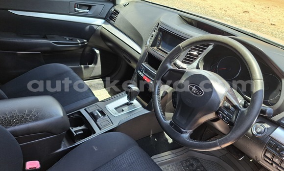 Nunua Ilio tumika Subaru Outback Fedha Gari ndani ya Nairobi nchini Nairobi Nunua Ilio tumika Subaru Outback Fedha Gari ndani ya Nairobi nchini Nairobi