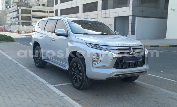 Oofamaa Mitsubishi Montero Sport White Makiinaa iti Nairobi keessatti Nairobi keessatti Oofamaa Mitsubishi Montero Sport White Makiinaa iti Nairobi keessatti Nairobi keessatti