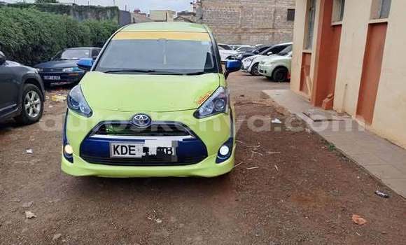 Nunua Ilio tumika Toyota Sienta Nyingine Gari ndani ya Nairobi nchini Nairobi