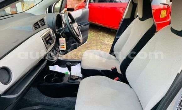 Nunua Ilio tumika Toyota Vitz Fedha Gari ndani ya Machakos nchini Nairobi Nunua Ilio tumika Toyota Vitz Fedha Gari ndani ya Machakos nchini Nairobi