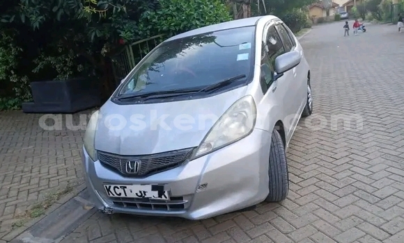 Oofamaa Honda Fit Other Makiinaa iti Bute keessatti Northeast Kenya keessatti