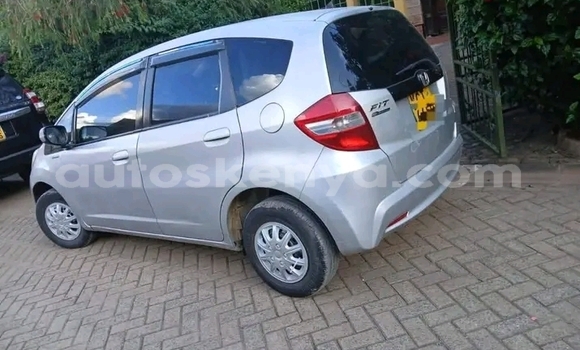 Oofamaa Honda Fit Other Makiinaa iti Bute keessatti Northeast Kenya keessatti Oofamaa Honda Fit Other Makiinaa iti Bute keessatti Northeast Kenya keessatti