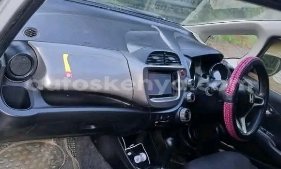 Oofamaa Honda Fit Other Makiinaa iti Bute keessatti Northeast Kenya keessatti Oofamaa Honda Fit Other Makiinaa iti Bute keessatti Northeast Kenya keessatti