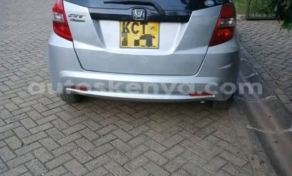 Oofamaa Honda Fit Other Makiinaa iti Bute keessatti Northeast Kenya keessatti Oofamaa Honda Fit Other Makiinaa iti Bute keessatti Northeast Kenya keessatti