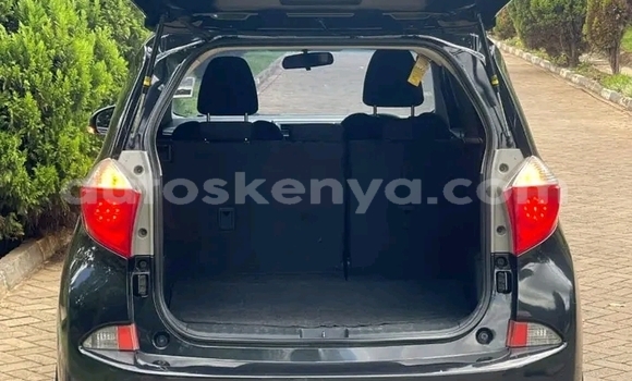 Oofamaa Toyota Ractis Black Makiinaa iti Bute keessatti Northeast Kenya keessatti Oofamaa Toyota Ractis Black Makiinaa iti Bute keessatti Northeast Kenya keessatti