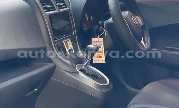 Oofamaa Toyota Ractis Black Makiinaa iti Bute keessatti Northeast Kenya keessatti Oofamaa Toyota Ractis Black Makiinaa iti Bute keessatti Northeast Kenya keessatti