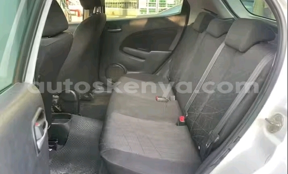 Nunua Ilio tumika Mazda Demio Nyeupe Gari ndani ya Nairobi nchini Nairobi Nunua Ilio tumika Mazda Demio Nyeupe Gari ndani ya Nairobi nchini Nairobi