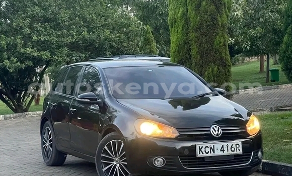 Oofamaa Volkswagen Golf Black Makiinaa iti Bute keessatti Northeast Kenya keessatti Oofamaa Volkswagen Golf Black Makiinaa iti Bute keessatti Northeast Kenya keessatti