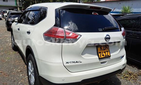 Oofamaa Nissan X–Trail White Makiinaa iti Nairobi keessatti Nairobi keessatti Oofamaa Nissan X–Trail White Makiinaa iti Nairobi keessatti Nairobi keessatti
