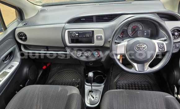 Oofamaa Toyota Vitz Silver Makiinaa iti Nairobi keessatti Nairobi keessatti Oofamaa Toyota Vitz Silver Makiinaa iti Nairobi keessatti Nairobi keessatti