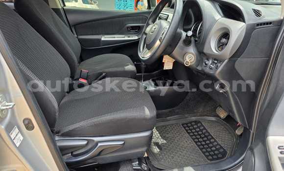 Oofamaa Toyota Vitz Silver Makiinaa iti Nairobi keessatti Nairobi keessatti Oofamaa Toyota Vitz Silver Makiinaa iti Nairobi keessatti Nairobi keessatti