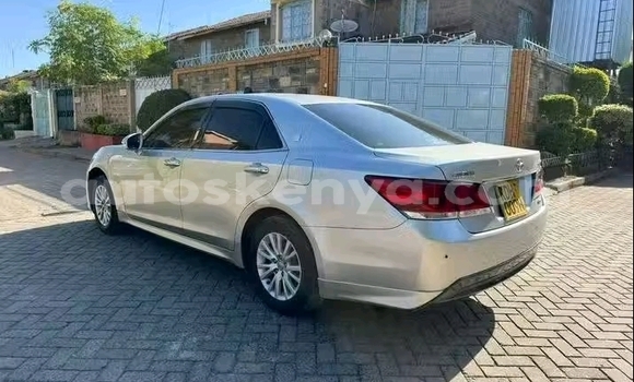 Nunua Ilio tumika Toyota Crown Fedha Gari ndani ya Nairobi nchini Nairobi Nunua Ilio tumika Toyota Crown Fedha Gari ndani ya Nairobi nchini Nairobi