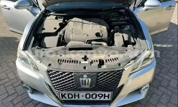 Nunua Ilio tumika Toyota Crown Fedha Gari ndani ya Nairobi nchini Nairobi Nunua Ilio tumika Toyota Crown Fedha Gari ndani ya Nairobi nchini Nairobi