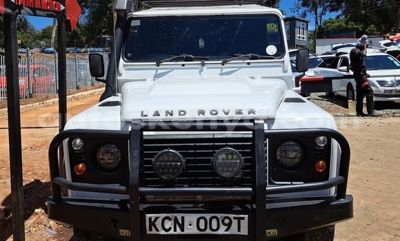 Oofamaa Land Rover Defender White Makiinaa iti Nairobi keessatti Nairobi keessatti Oofamaa Land Rover Defender White Makiinaa iti Nairobi keessatti Nairobi keessatti