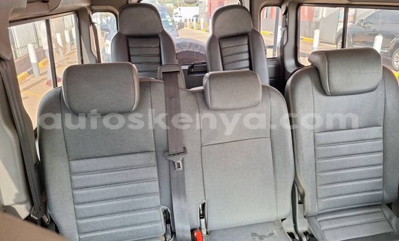 Oofamaa Land Rover Defender White Makiinaa iti Nairobi keessatti Nairobi keessatti Oofamaa Land Rover Defender White Makiinaa iti Nairobi keessatti Nairobi keessatti