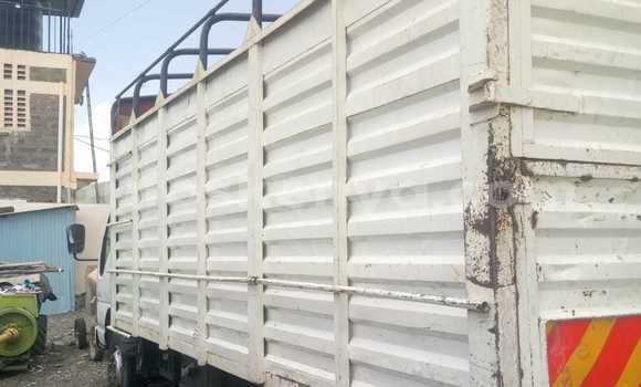 Nunua Ilio tumika Isuzu N–serie Nyeupe Lori ndani ya Nakuru nchini Bonde la Ufafanuzi Nunua Ilio tumika Isuzu N–serie Nyeupe Lori ndani ya Nakuru nchini Bonde la Ufafanuzi